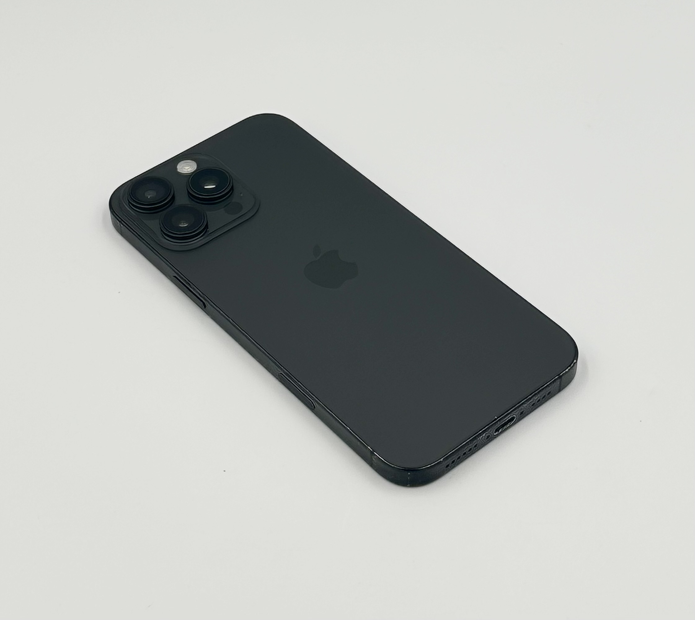 Apple-iPhone-16-Pro-Max-256GB-Black-Titanium.1 Apple iPhone 16 Pro Max 256GB Black Titanium Refurbished 90% Battery Very Good