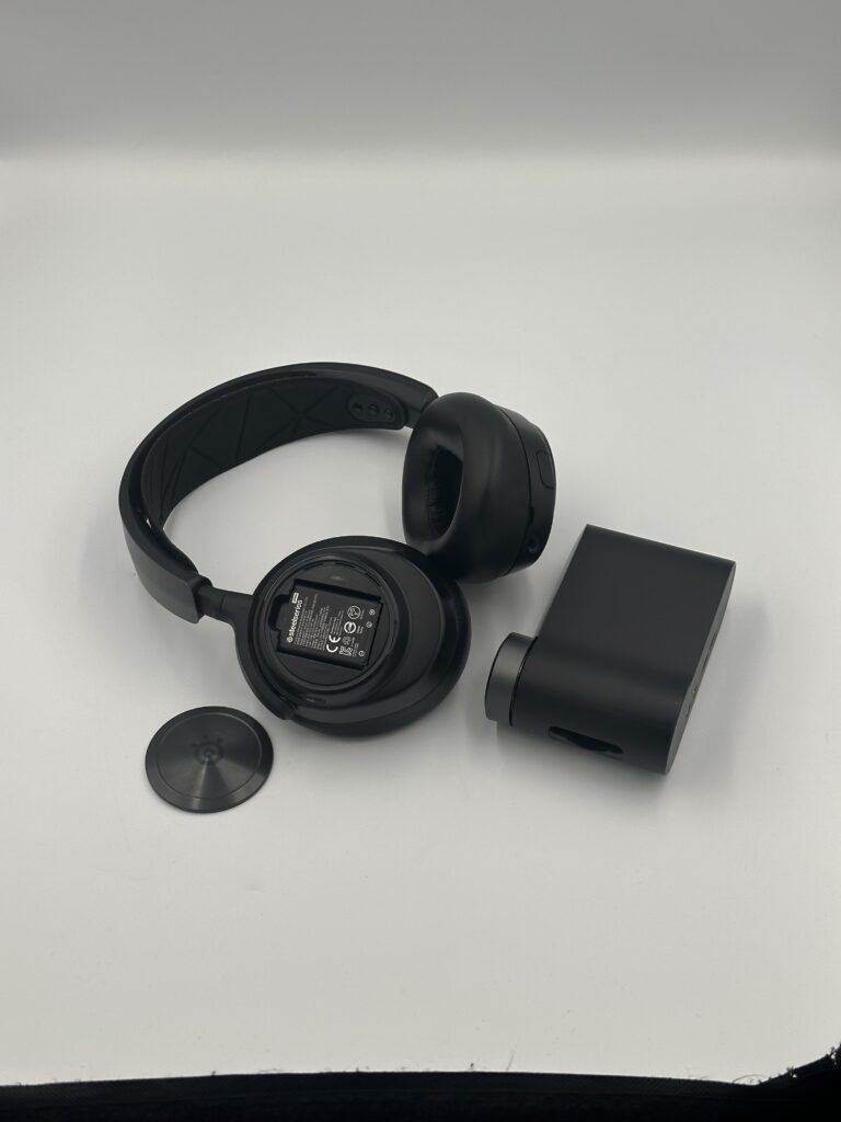 SteelSeries Arctis Nova Pro Over-Ear Bluetooth Headphones Black Very Good