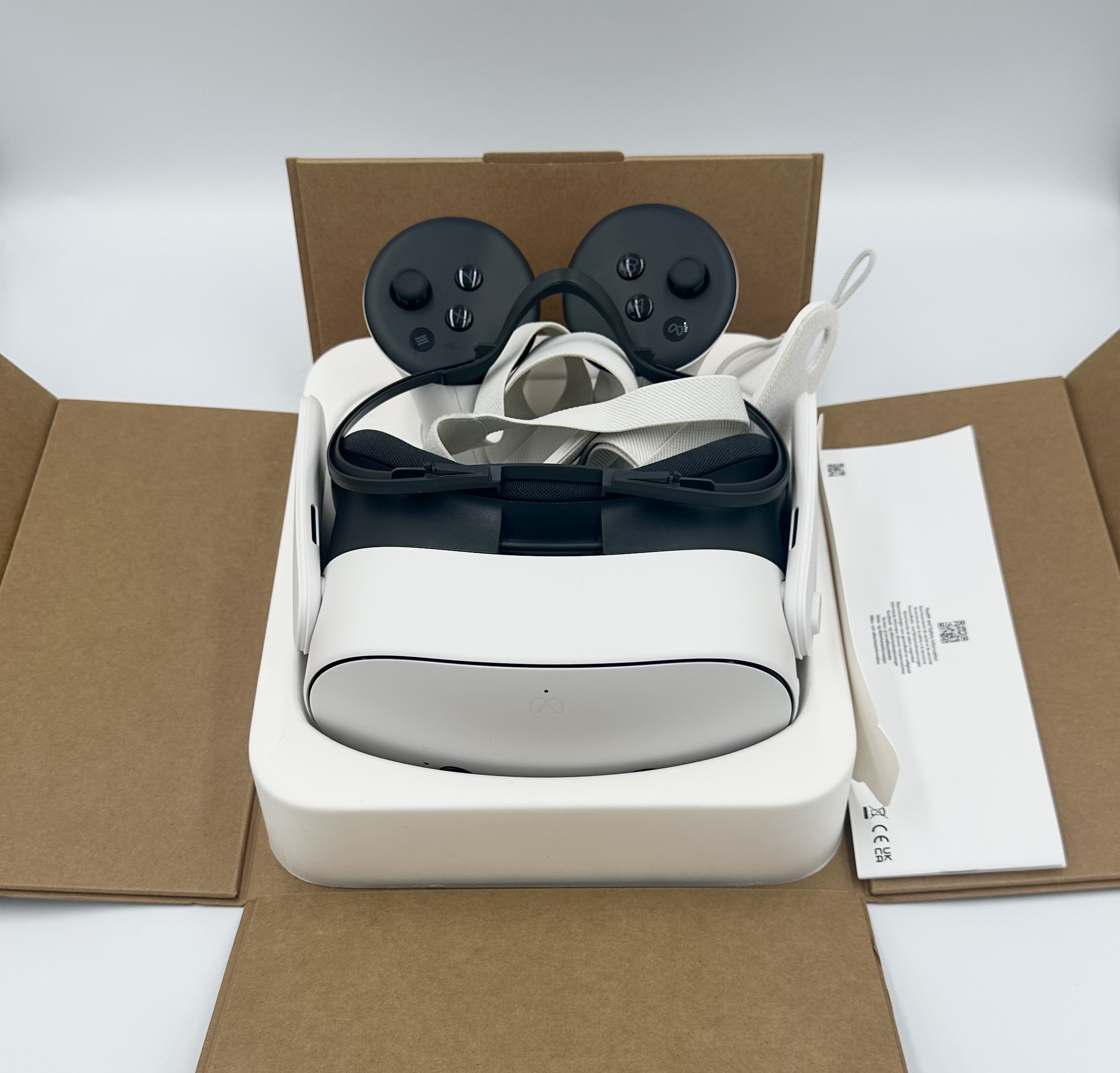 Meta Quest 3S VR Headset and Controllers Refurbished Boxed Very Good